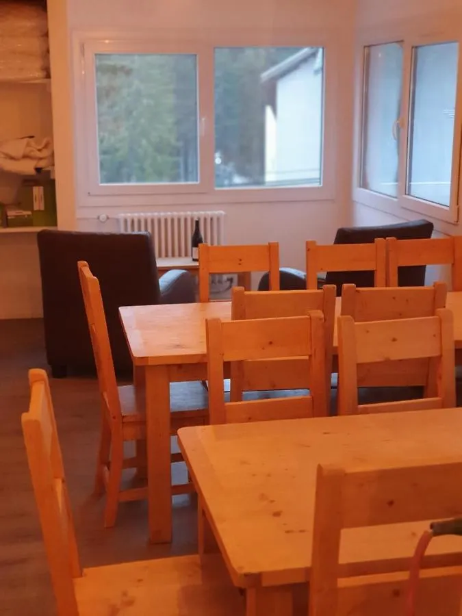 Chalet Jaune Charmant Som Sarcenas 0*,  France