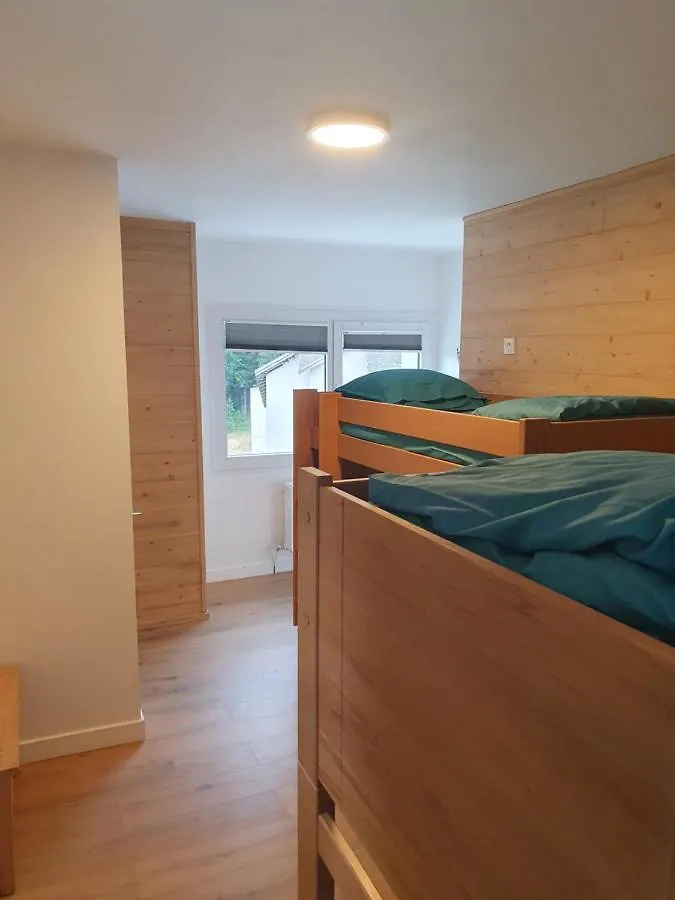 Guest house Chalet Jaune Charmant Som Sarcenas