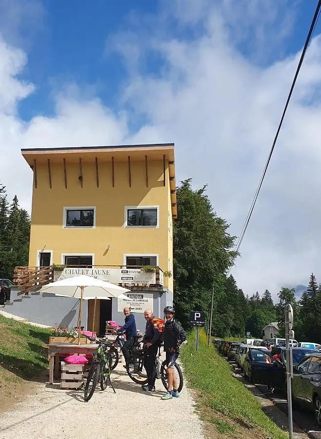 Guest house Chalet Jaune Charmant Som Sarcenas France