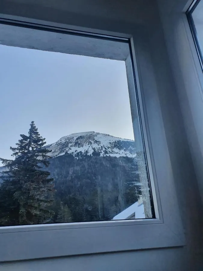 Chalet Jaune Charmant Som Sarcenas Guest house
